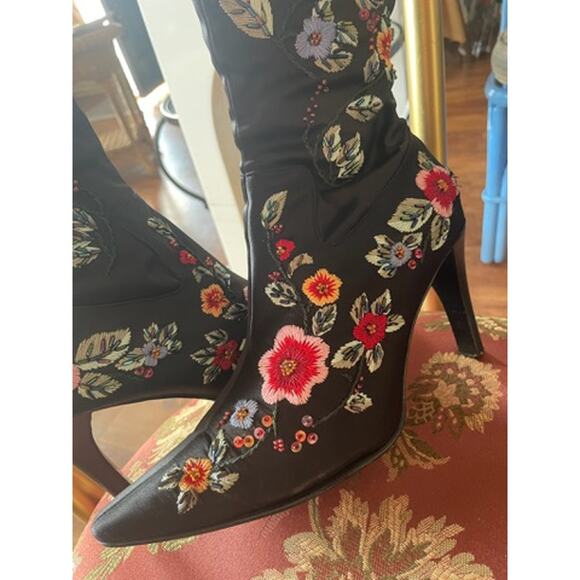 Details Black Sequin Heeled Boots - Picture 2 of 4